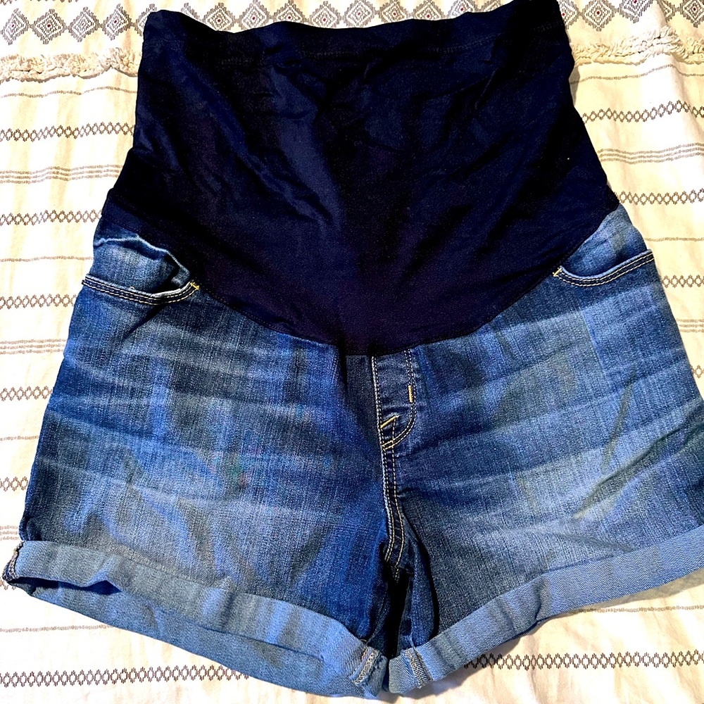 Maternity shorts